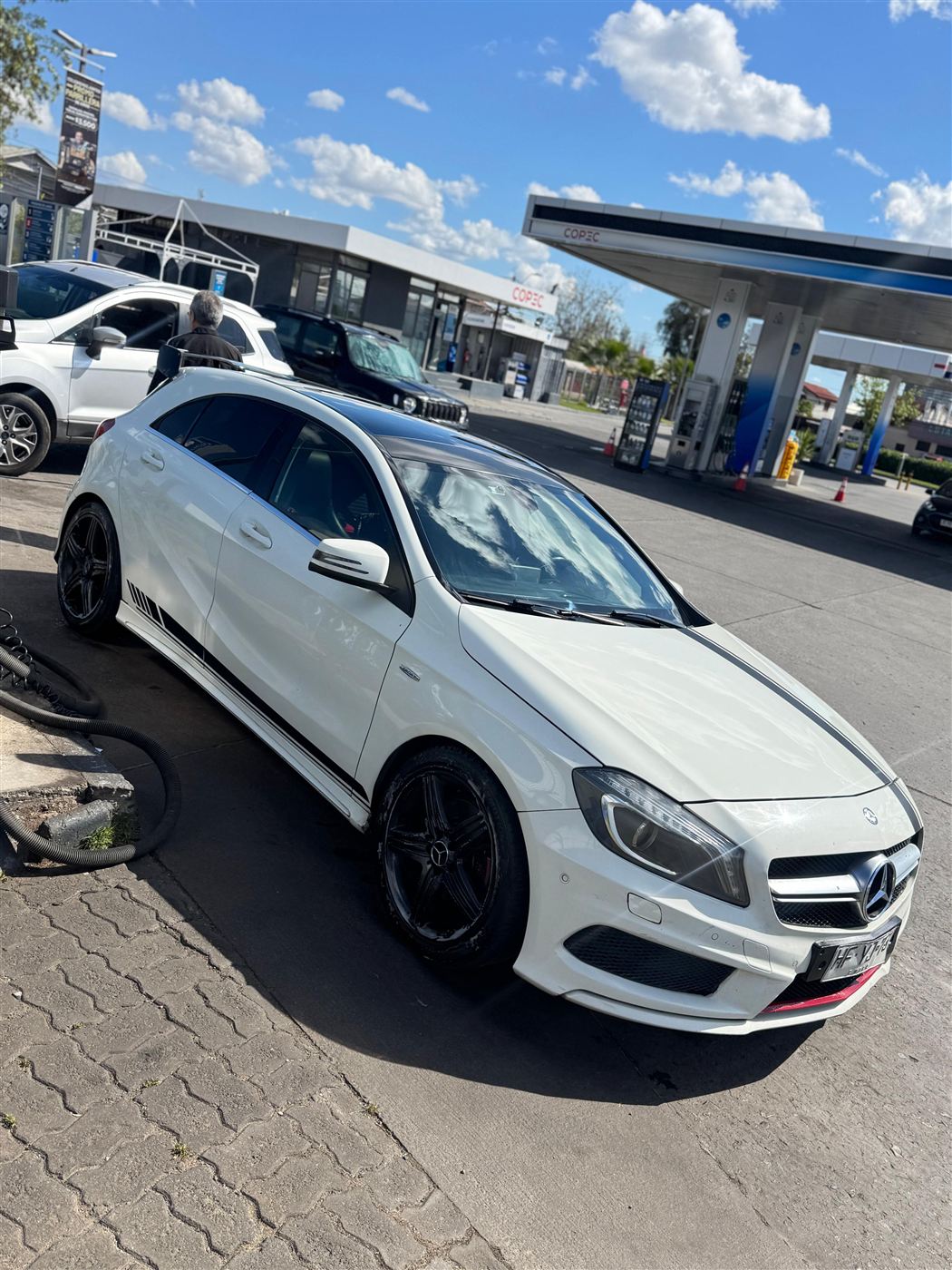 Junto a mi Mercedes-Benz A 250